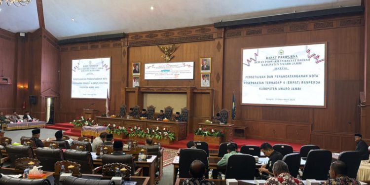 DPRD Muarjambi Gelar Rapat Paripurna Setujui 4 Ranperda Menjadi Perda