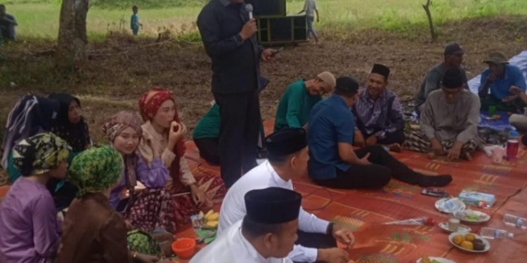 Dewan Muarojambi Hadiri Tradisi Sedekah Payo, di Desa Senaung