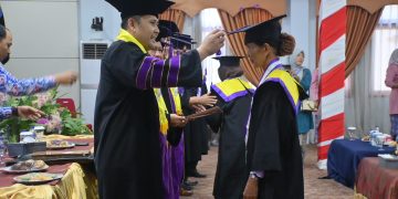 Bupati  Merangin M. Syukur Mewisuda 147 Siswa Sekolah Tangguh