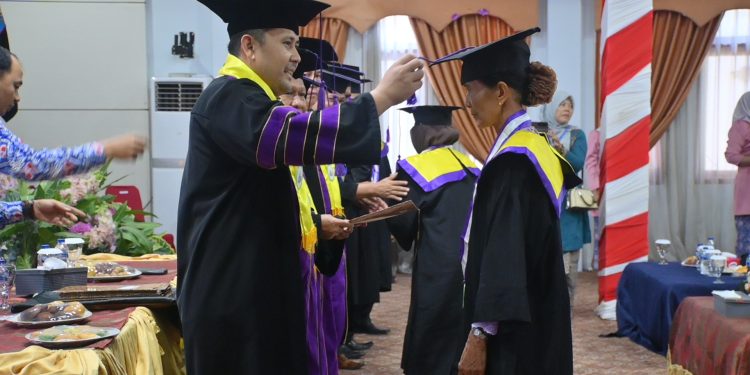 Bupati Merangin M. Syukur Mewisuda 147 Siswa Sekolah Tangguh