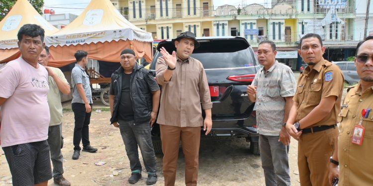 Pasar Rakyat Bakal Dipercantik, Bupati M. Syukur : Kebersihan Harus Diperhatikan