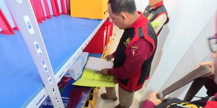Kejati Sumsel Geledah di Dua Lokasi Terkait Kasus Dugaan Tipikor Pendistribusian Semen oleh Distributor PT. KMM