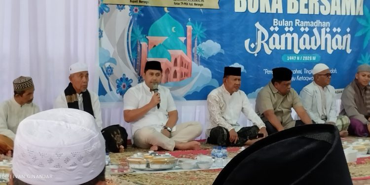 Bupati Merangin M.Syukur Buka Puasa bersama Imam Masjid