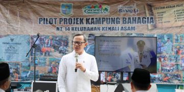 Tinjau Kampung Bahagia di Jambi,  Wamendagri BimaTekankan Peran RT sebagai Ujung Tombak Program Pemerintah