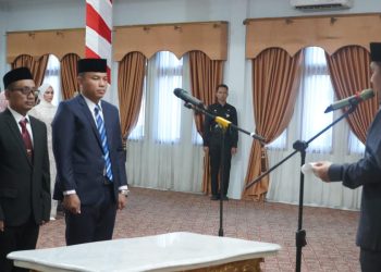 Lantik Pejabat Pimpinan Tinggi Pratama, Bupati H M Syukur Intruksikan Stop Segala Bentuk Pungli