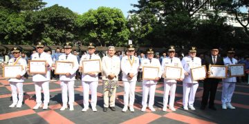 Peringatan Hari Otonomi Daerah, Wamendagri Bima Dorong Tata Kelola Pemerintahan Efektif dan Efisien. Ini Daftar Pemda Terima Penghargaan  