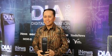 Dirjen Bina Keuda Agus Fatoni Terima Penghargaan Digital Innovation Awards 2026 