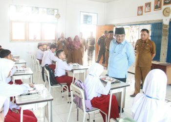 Bupati Tinjau Tes Akademik SD, Pastikan Berjalan Lancar