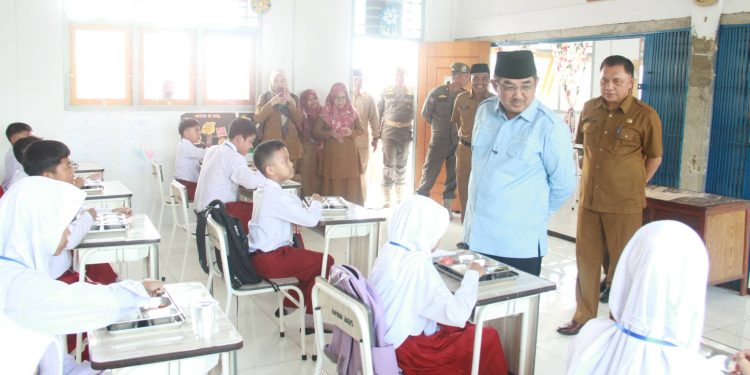 Bupati Tinjau Tes Akademik SD, Pastikan Berjalan Lancar
