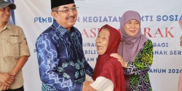 Bupati Resmikan Operasi Katarak Gratis dan Salurkan Bantuan ATENSI