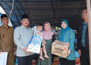 Bupati Anwar Sadat Serahkan Bantuan Korban Kebakaran Teluk Nilau, Pastikan Penanganan Tepat Sasaran