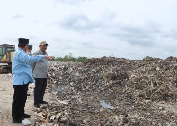 Bupati Tinjau TPA, Pengelolaan Sampah Tanjab Barat Terus Ditingkatkan