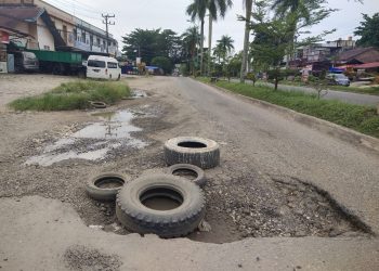 Lama Belum diperbaiki, Jalan Rusak Berlubang di Jalur Tiga Kota Bangko Kabupaten Merangin dikeluhakan Pengendara