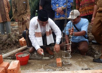 Peletakan Batu Pertama Madrasah di Betara