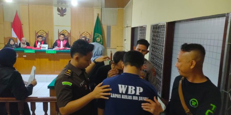 JPU Kejaksaan Negeri Jambi Tuntut Pidana Seumur Hidup Dua Terdakwa Perkara Narkotika 58 Kilogram Sabu