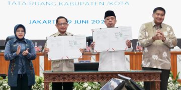 Mendagri dan Menteri ATR/BPN Tandatangani Surat Edaran Bersama Tentang LP2B untuk Jadi Pedoman Pemda