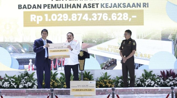 Kejaksaan RI Serahkan Hasil Lelang BPA Fair 2026 dan Penelusuran Aset Edi Tansil ke Kemenkeu, Total Rp1,02 Triliun