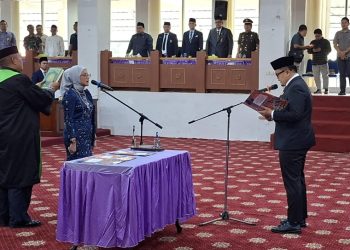 Wikhe Efrilla dilantik Menjadi Anggota PAW DPRD Merangin dari Partai Nasdem,  Wabup A. Khafidh Semoga Amanah Menjalankan Tugas