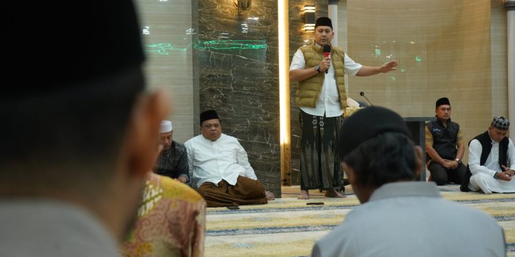 Guru Menumpuk di Kota, Bupati M. Syukur Tegaskan Sanksi Mutasi untuk Pemerataan Pendidikan