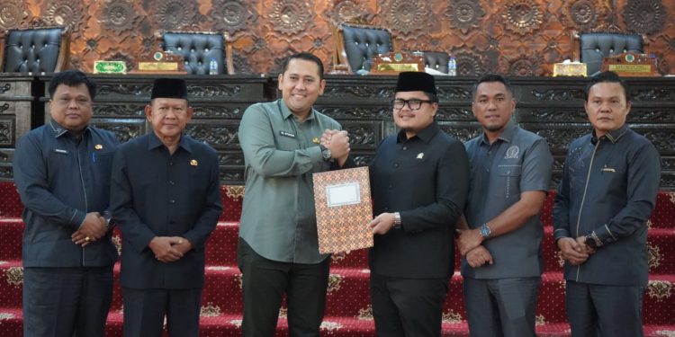DPRD Merangin Sahkan Ranperda Pertanggungjawaban APBD 2025 Menjadi Perda
