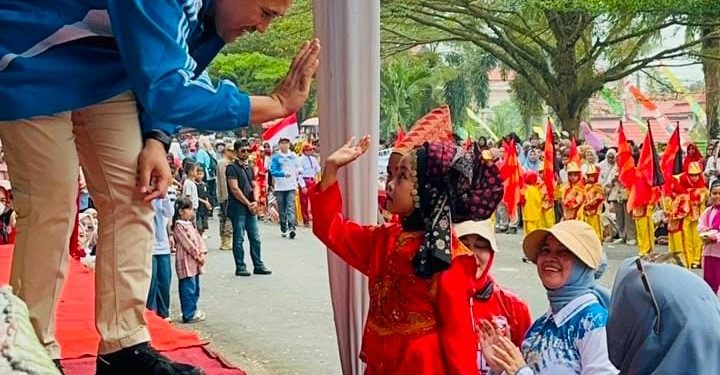 Pawai Memperingati HUT Kemerdekaan RI ke-81 di Kabupaten Merangin Meriah