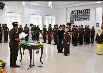 Kajati Jambi Lantik Pejabat Utama, Tegaskan Integritas dan Kepemimpinan untuk Percepatan Penegakan Hukum