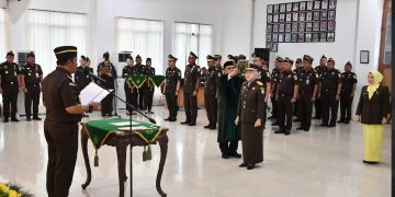 Kajati Jambi Lantik Pejabat Utama, Tegaskan Integritas dan Kepemimpinan untuk Percepatan Penegakan Hukum