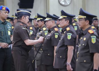 Lantik Kepala Kejati dan Pejabat Eselon II,  Jaksa Agung Tekanan Pemerataan Penanganan Korupsi Agar Tidak Terpusat di Kejaksaan Agung 