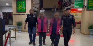 Dua Tersangka Perkara Korupsi Pengadaan Tanah Akses Pelabuhan Ujung Jabung diserahkan Kejati Jambi ke Penuntut Umum