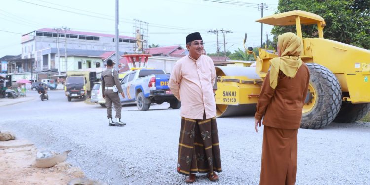 Bupati Anwar Sadat Tinjau Jalan Jalur 2 Merlung, Minta Infrastruktur Dijaga Bersama