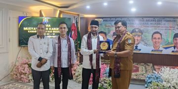 Mewakili Bupati Merangin, Sekda Zulhifni Buka Mukab ke-VI Kadin 